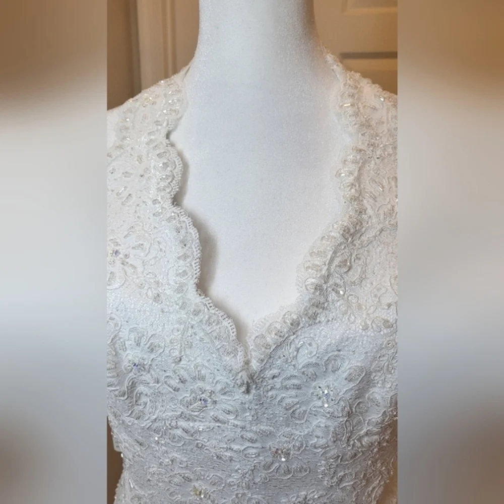 Da Vinci Modern Romantic White Orchid Boutique Gown Dress - Picture 6 of 16